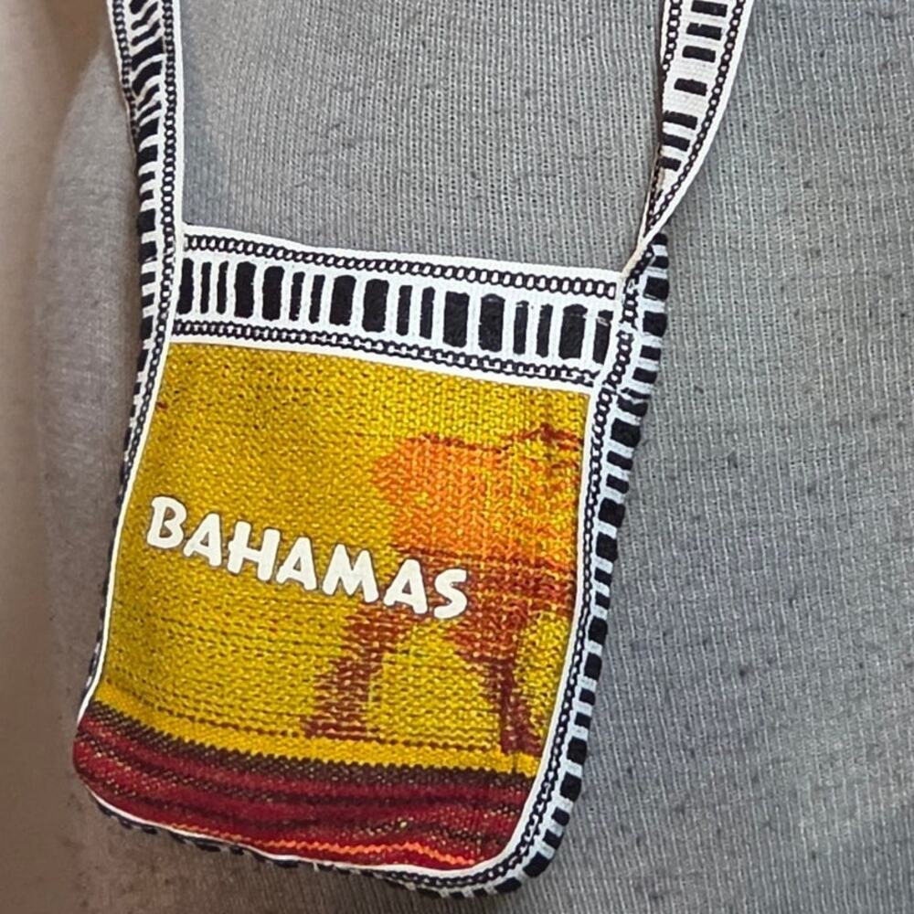 Handmade Bahamas Small Cross Body Purse Zipper Closure